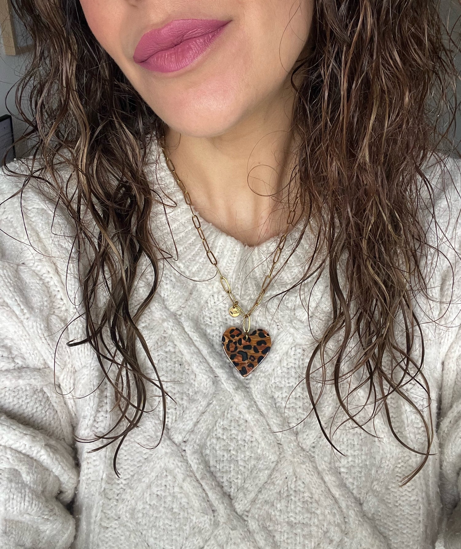 COLLAR HEART WILD