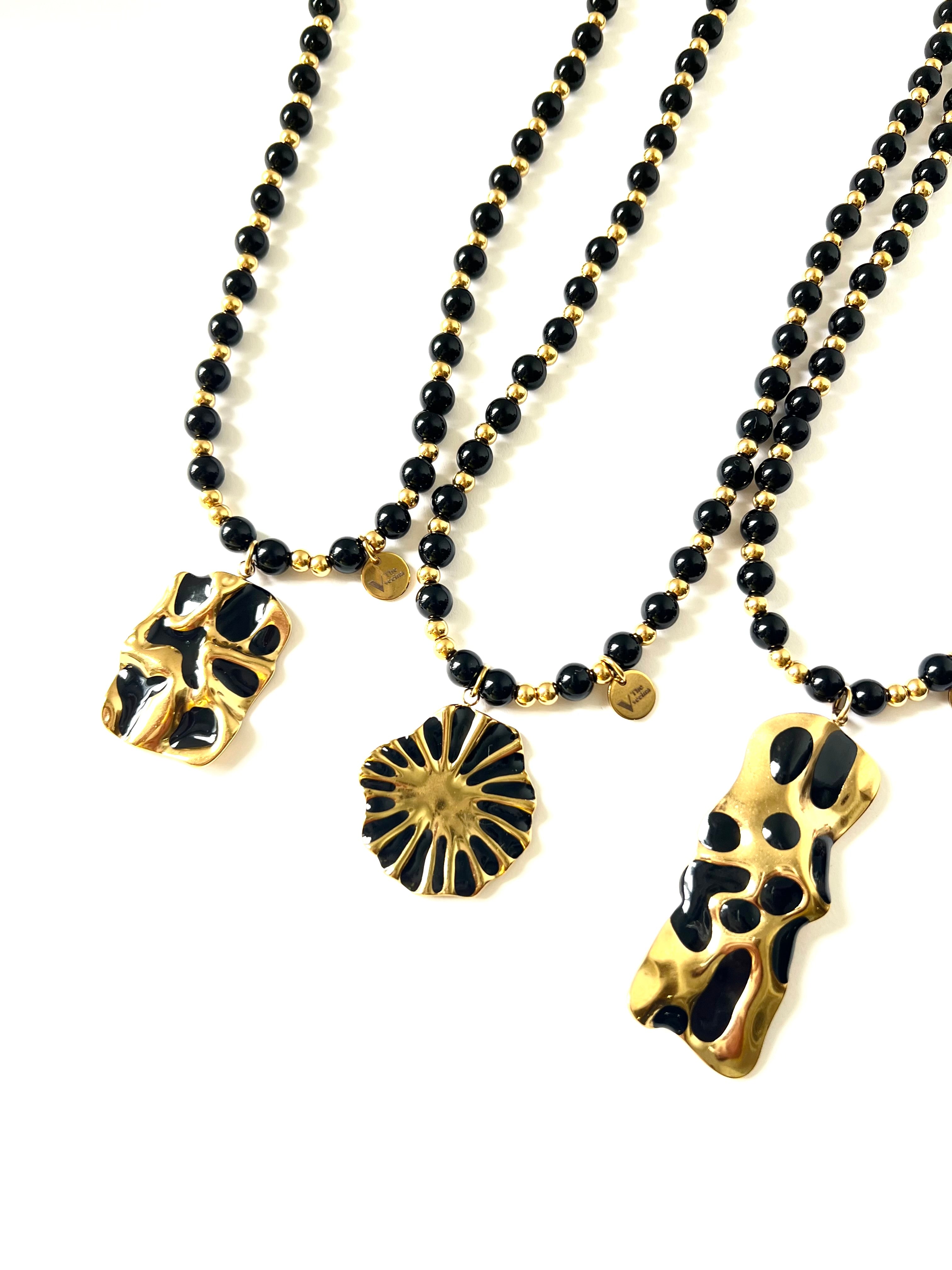 COLLAR BLACK