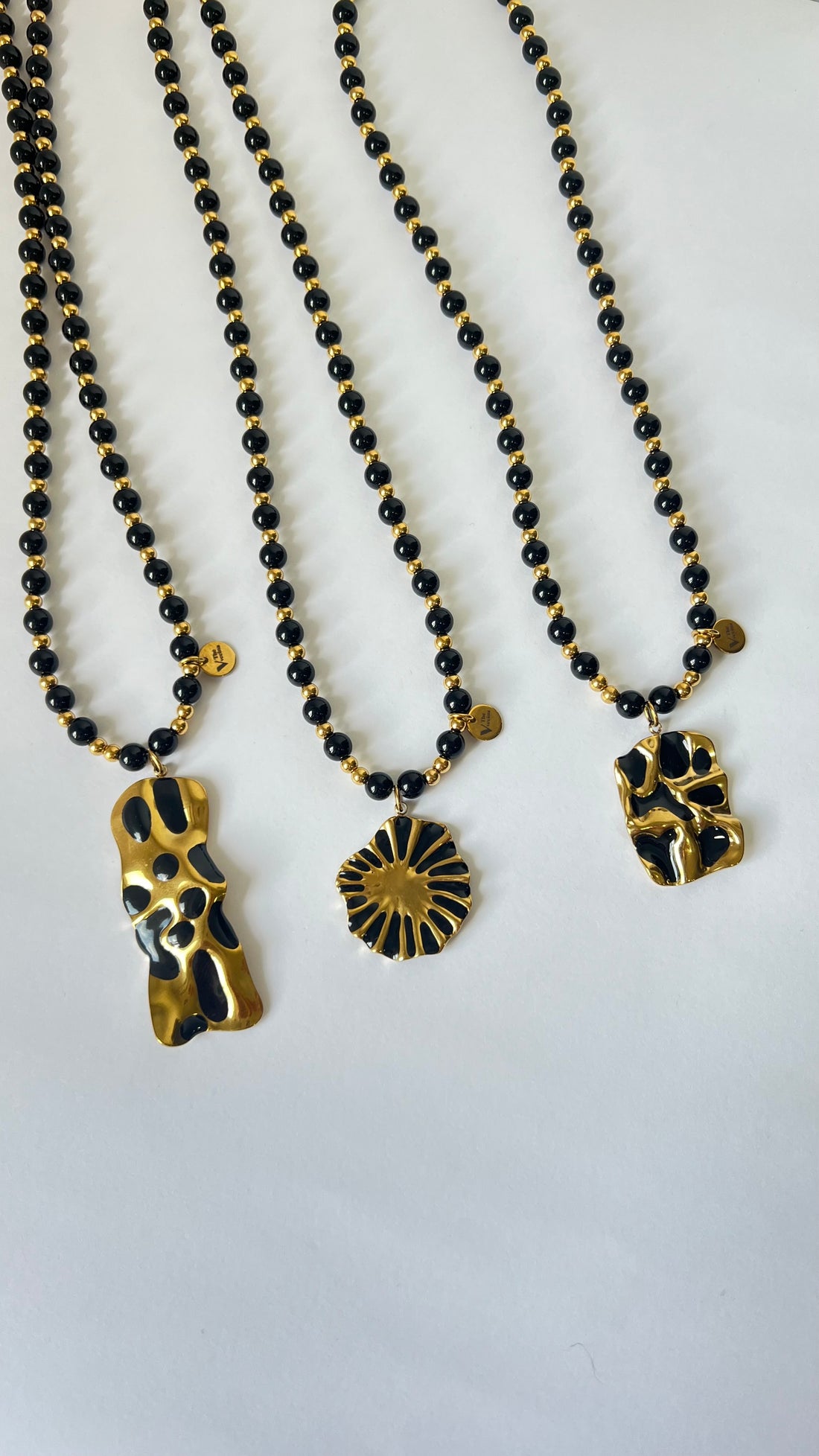 COLLAR BLACK
