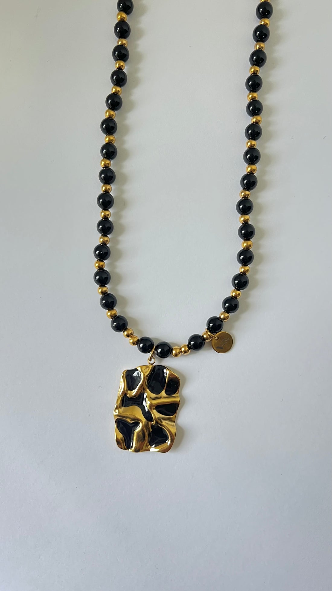 COLLAR BLACK