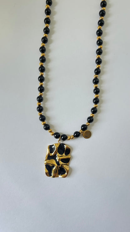 COLLAR BLACK